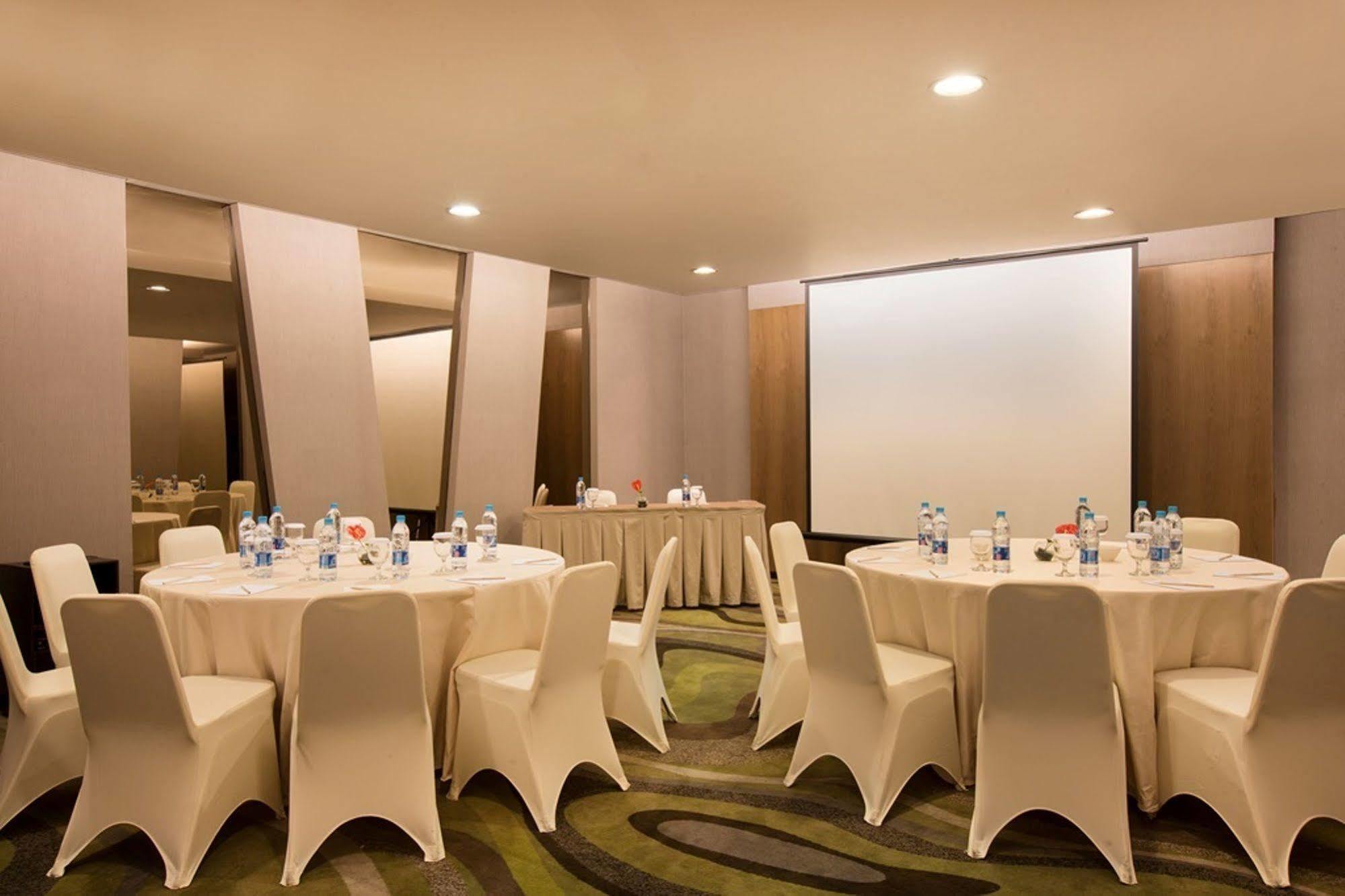 Hotel Santika Premiere Hayam Wuruk Jakarta Exteriér fotografie
